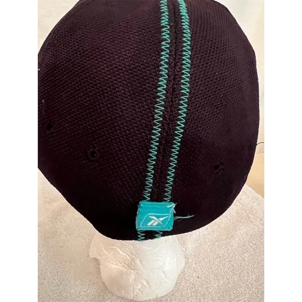 Vintage Vancouver Grizzlies Reebok FLEXFIT‎ Cap Black OSFA Unisex NBA